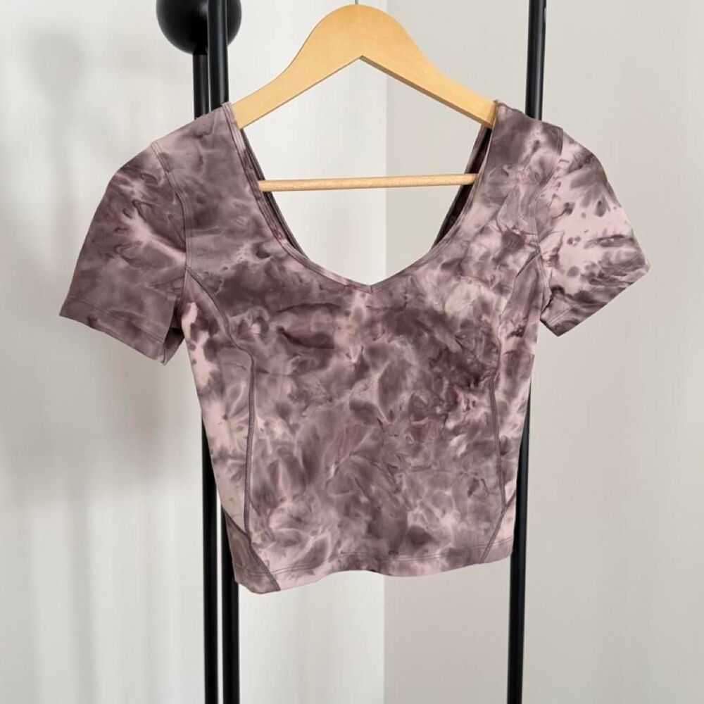 Lululemon Women's Purple and Pink Crop-top